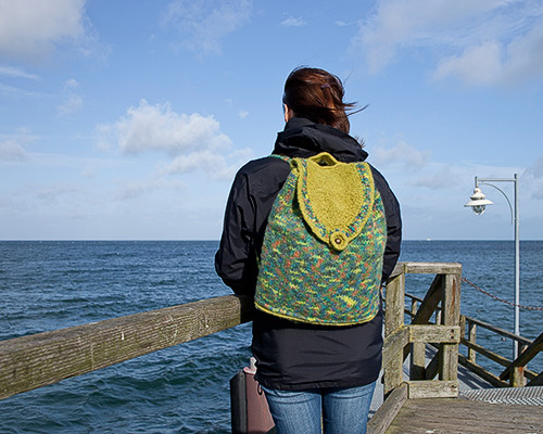 grün-bunter Filz-Rucksack